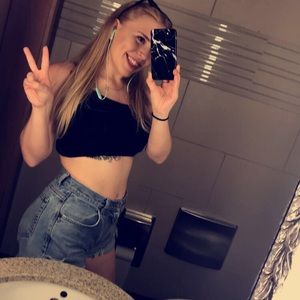 Meet your Posher, Kelsey